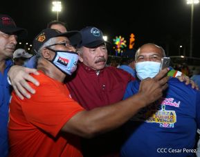 250 Buses Nuevos para el Pueblo: Obras de Amor, Obras de Buen Corazón 