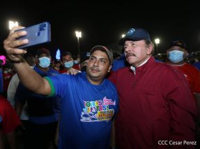 250 Buses Nuevos para el Pueblo: Obras de Amor, Obras de Buen Corazón 