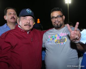 250 Buses Nuevos para el Pueblo: Obras de Amor, Obras de Buen Corazón 