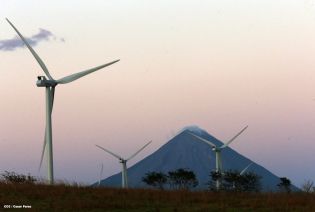 Presidente Daniel inaugura Parque Eólico “Comandante Camilo Ortega” en Rivas