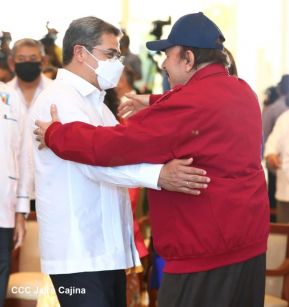 Reunión del Presidente Daniel Ortega y Compañera Rosario con el Presidente de Honduras Juan Orlando Hernández