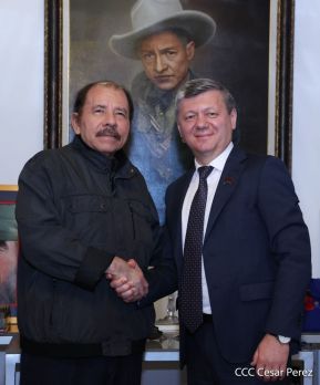 Comandante Daniel recibe mensaje del Presidente de la Federación de Rusia, Compañero Vladimir Putin