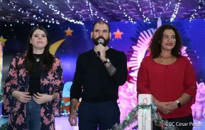 Familias disfrutan ambientes mariano y navideño en Avenida Bolívar y Plaza de la Revolución