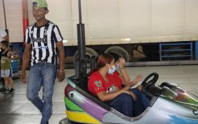 Familias disfrutan ambientes mariano y navideño en Avenida Bolívar y Plaza de la Revolución