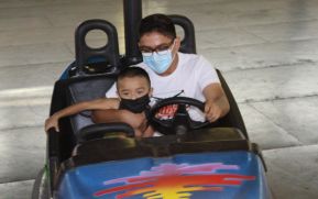 Familias disfrutan ambientes mariano y navideño en Avenida Bolívar y Plaza de la Revolución