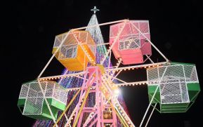 Familias disfrutan ambientes mariano y navideño en Avenida Bolívar y Plaza de la Revolución