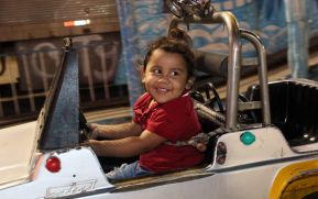 Familias disfrutan ambientes mariano y navideño en Avenida Bolívar y Plaza de la Revolución