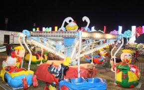 Familias disfrutan ambientes mariano y navideño en Avenida Bolívar y Plaza de la Revolución