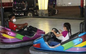 Familias disfrutan ambientes mariano y navideño en Avenida Bolívar y Plaza de la Revolución