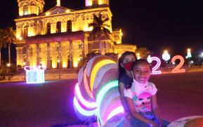 Familias disfrutan ambientes mariano y navideño en Avenida Bolívar y Plaza de la Revolución