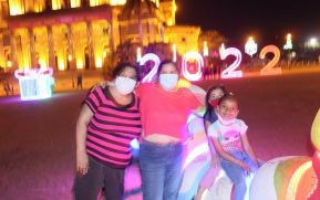 Familias disfrutan ambientes mariano y navideño en Avenida Bolívar y Plaza de la Revolución