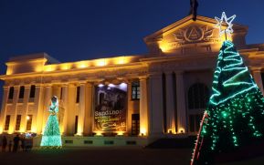 Familias disfrutan ambientes mariano y navideño en Avenida Bolívar y Plaza de la Revolución