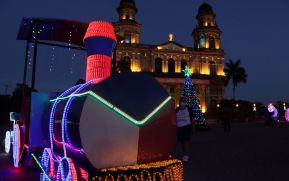 Familias disfrutan ambientes mariano y navideño en Avenida Bolívar y Plaza de la Revolución