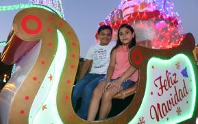 Familias disfrutan ambientes mariano y navideño en Avenida Bolívar y Plaza de la Revolución
