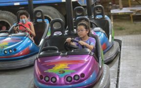 Familias disfrutan ambientes mariano y navideño en Avenida Bolívar y Plaza de la Revolución