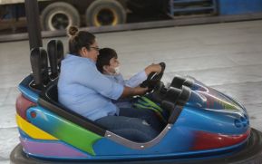 Familias disfrutan ambientes mariano y navideño en Avenida Bolívar y Plaza de la Revolución