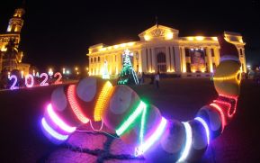 Familias disfrutan ambientes mariano y navideño en Avenida Bolívar y Plaza de la Revolución