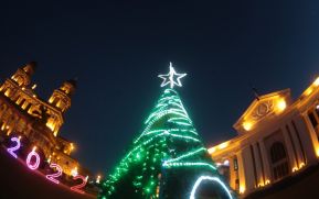 Familias disfrutan ambientes mariano y navideño en Avenida Bolívar y Plaza de la Revolución