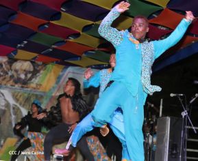 ¡Un Fin de Semana Enorme, Grande, de tanta Fiesta!