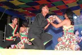 ¡Un Fin de Semana Enorme, Grande, de tanta Fiesta!