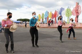 ¡Un Fin de Semana Enorme, Grande, de tanta Fiesta!