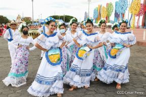 ¡Un Fin de Semana Enorme, Grande, de tanta Fiesta!