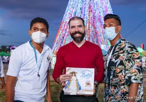 ¡Un Fin de Semana Enorme, Grande, de tanta Fiesta!