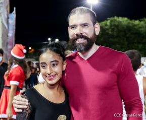 ¡Un Fin de Semana Enorme, Grande, de tanta Fiesta!