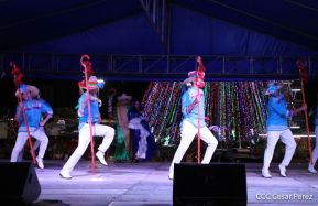 ¡Un Fin de Semana Enorme, Grande, de tanta Fiesta!