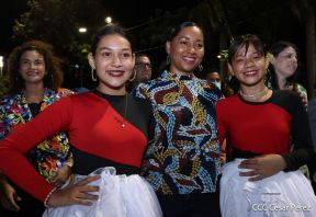 ¡Un Fin de Semana Enorme, Grande, de tanta Fiesta!