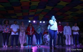 ¡Un Fin de Semana Enorme, Grande, de tanta Fiesta!