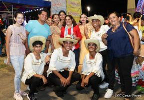 ¡Un Fin de Semana Enorme, Grande, de tanta Fiesta!