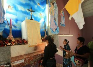 Cardenal Brenes participa de Viacrucis en Carazo