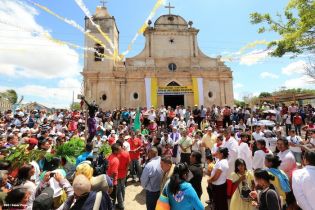 Cardenal Brenes participa de Viacrucis en Carazo