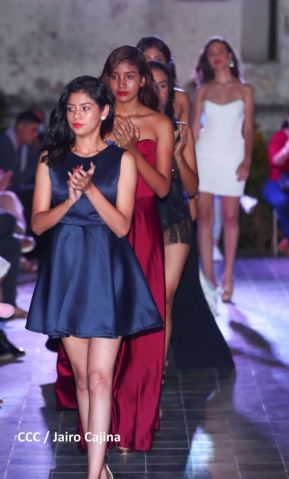 Granada exhibe lo mejor de la creatividad en el diseño, arte y la moda