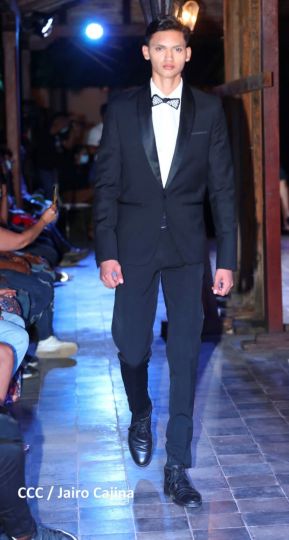 Granada exhibe lo mejor de la creatividad en el diseño, arte y la moda