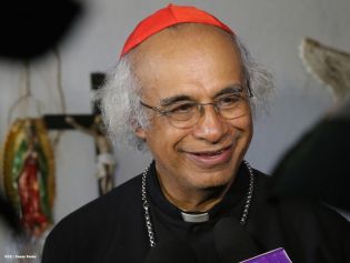 Cardenal Brenes participa de Viacrucis en Carazo