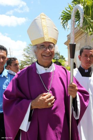 Cardenal Brenes participa de Viacrucis en Carazo