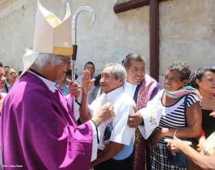 Cardenal Brenes participa de Viacrucis en Carazo