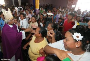 Cardenal Brenes participa de Viacrucis en Carazo