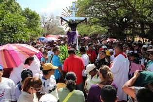 Cardenal Brenes participa de Viacrucis en Carazo