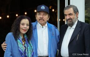 Presidente Daniel Ortega y Vicepresidenta Rosario en encuentro con delegación de Irán