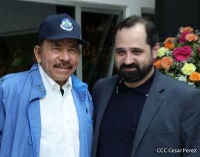 Presidente Daniel Ortega y Vicepresidenta Rosario en encuentro con delegación de Irán