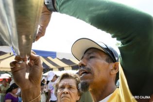 Entrega de Plan Techo en Managua