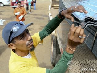 Entrega de Plan Techo en Managua