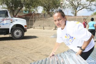 Entrega de Plan Techo en Managua