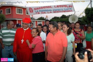 Feligreses de parroquia Espíritu Santo reciben gozosos al Cardenal Brenes