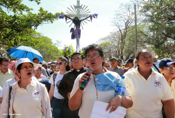 Realizan tercera peregrinación y Viacrucis en La Conquista 