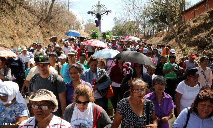 Realizan tercera peregrinación y Viacrucis en La Conquista 