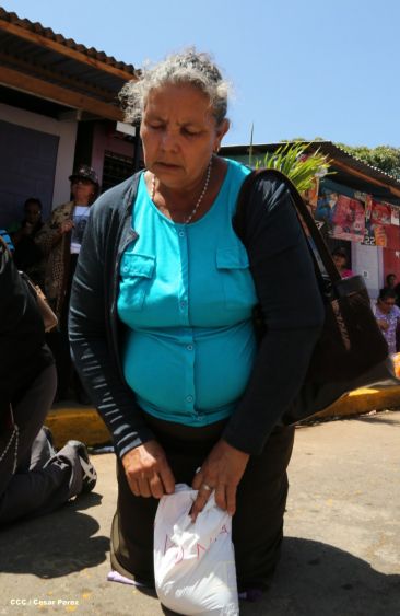 Realizan tercera peregrinación y Viacrucis en La Conquista 